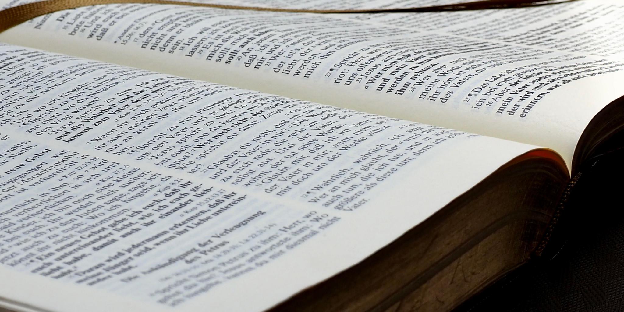 bibel_by_Gabi_Fleischmann_pfarrbriefservice
